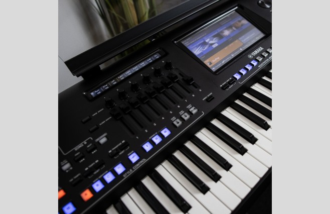 Used Yamaha Genos Keyboard & Speakers - Image 18
